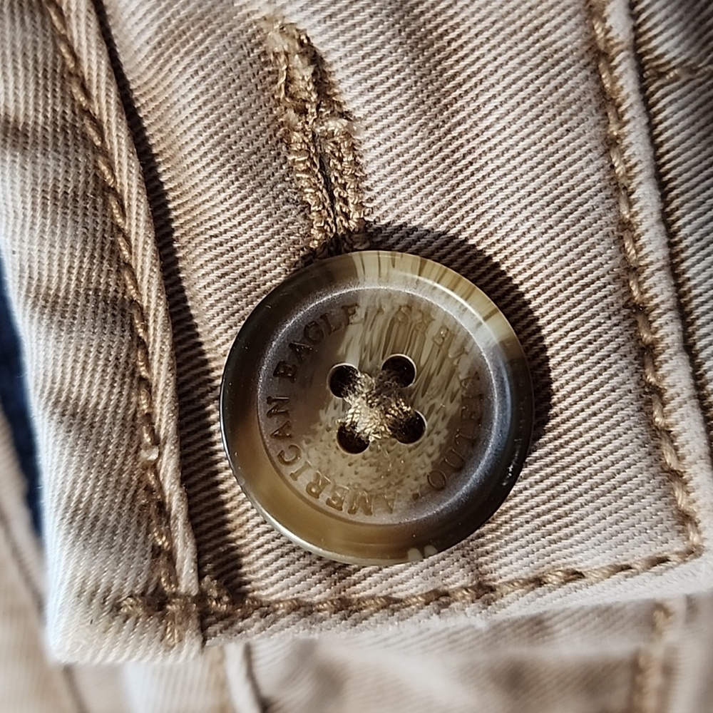 💋 American Eagle stretch Midi Shorts 💋 - Picture 2 of 5